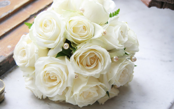 Kết quả hình ảnh cho bó hoa hồng trắng